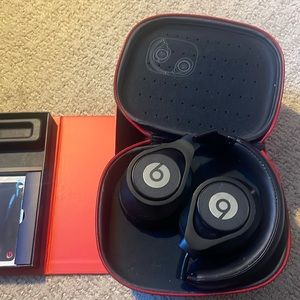 Beats by Dre Executive - missing cords